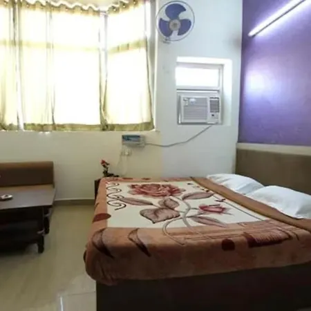Goroomgo Viren Holiday Home Agra